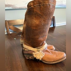 Corral boots size 10. Made in Mexico.